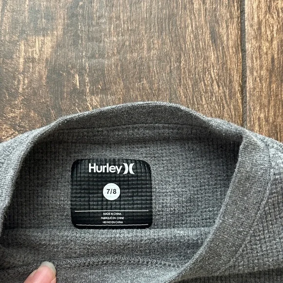 Hurley Boys Gray Long Sleeve Shirt Logo Tee Size 7/8 Youth Graphic Top - Picture 2 of 4